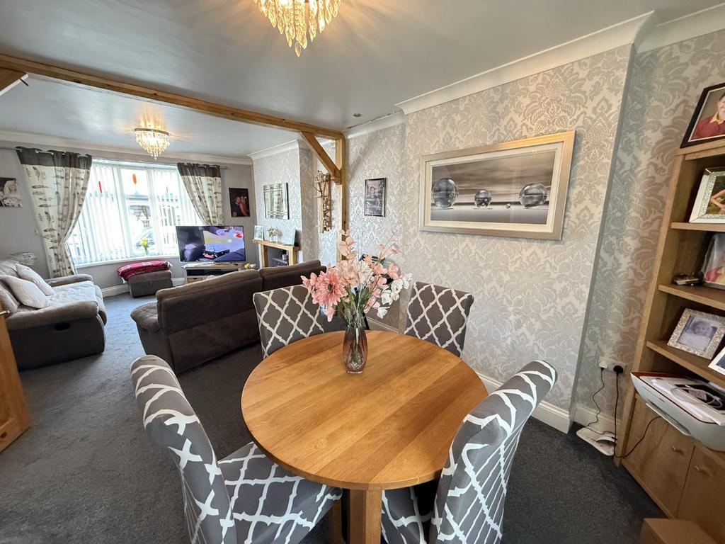 Lounge/Dining Room