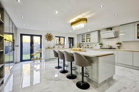5 bedroom detached house for sale, Home Farm Close, Little Billing, Northampton