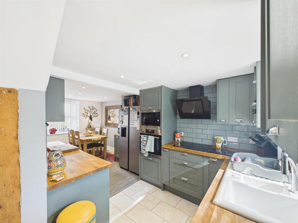 CAM04045 G0-PR0078-STILL007.jpg