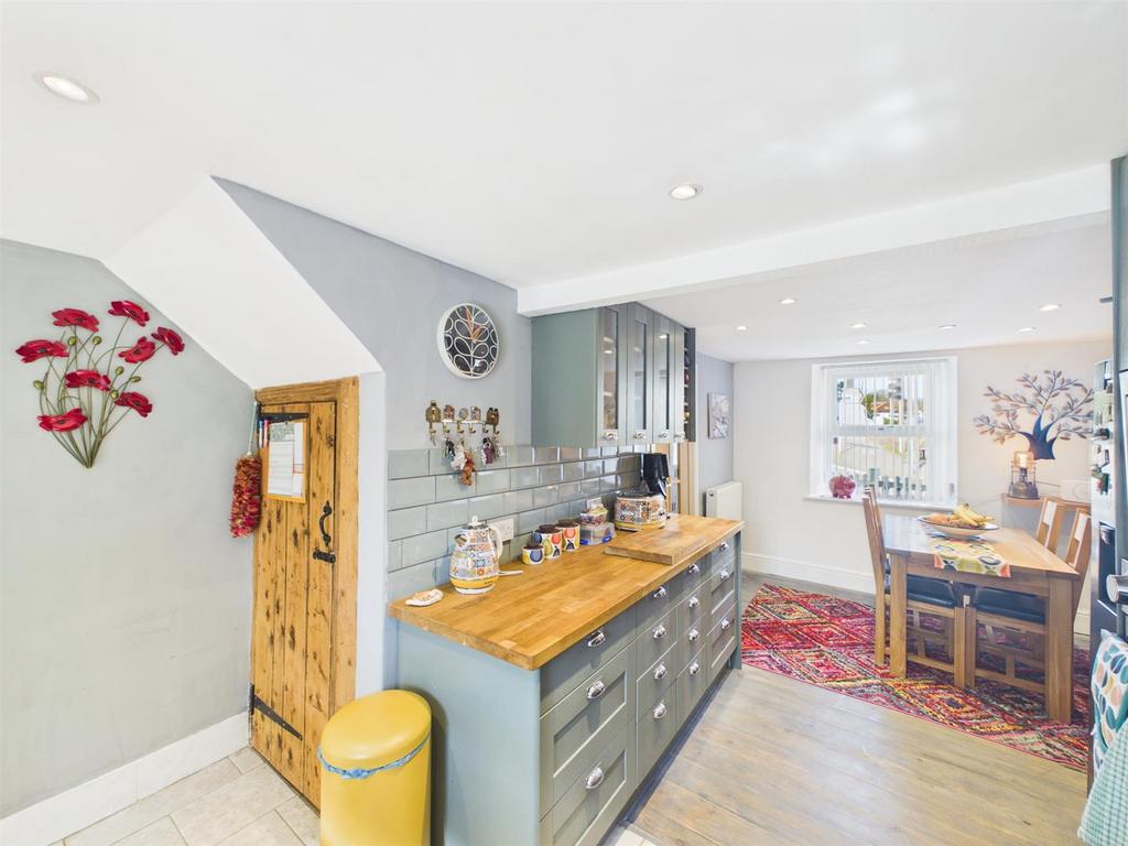 CAM04045 G0-PR0078-STILL008.jpg