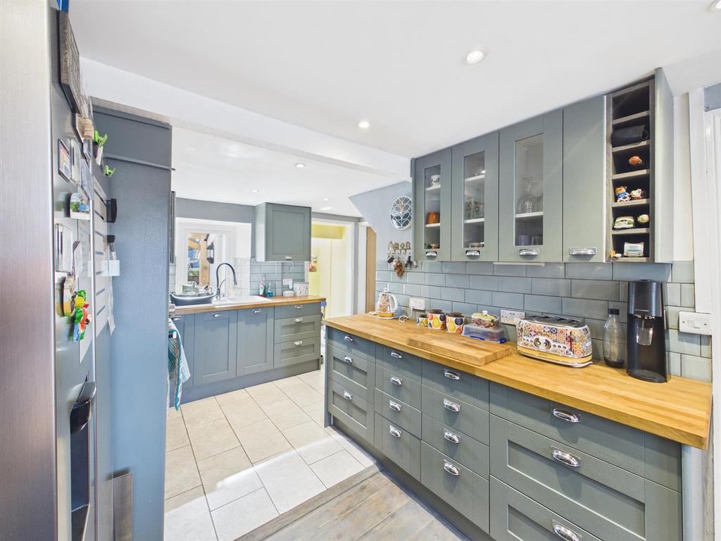 CAM04045 G0-PR0078-STILL012.jpg