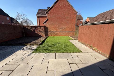 4 bedroom detached house to rent, Harker Drive, Coalville, LE67