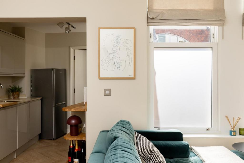 Flat 1 The Bank-12.jpg