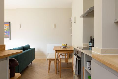 2 bedroom flat for sale, Bushy Park, Totterdown