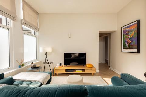 2 bedroom flat for sale, Bushy Park, Totterdown