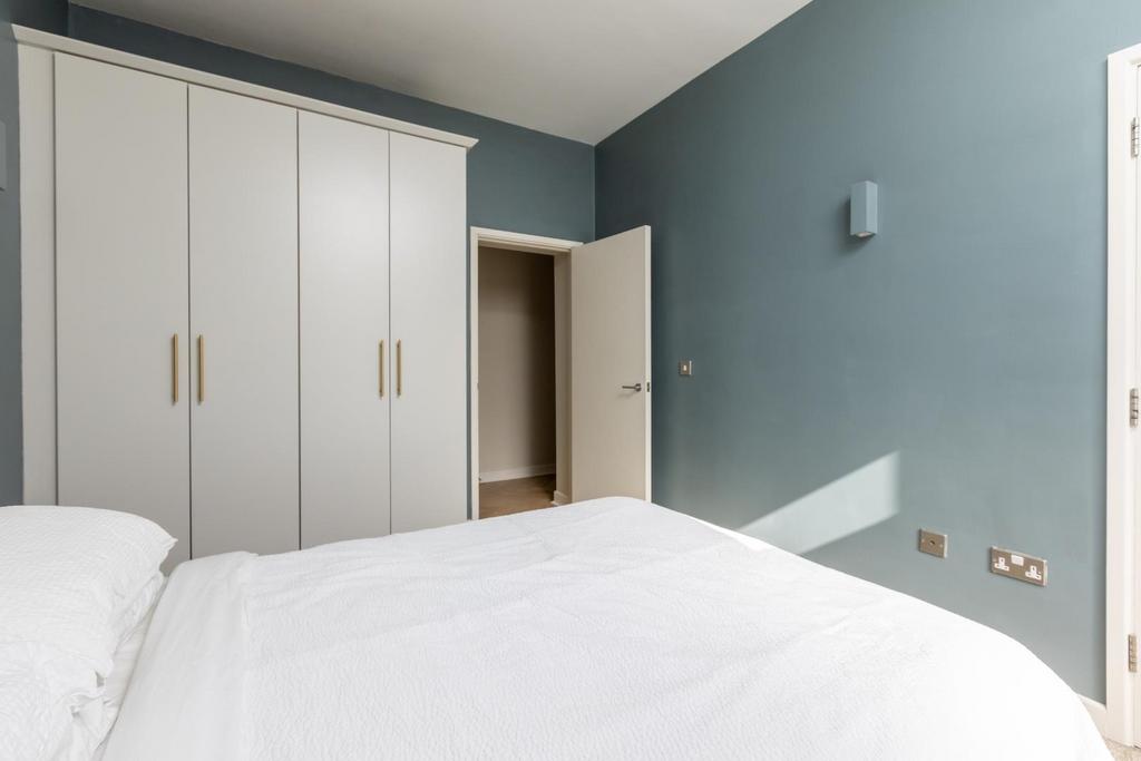 Flat 1 The Bank-3.jpg