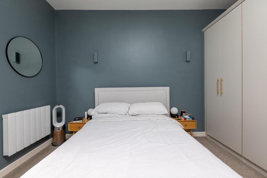 Flat 1 The Bank-2.jpg