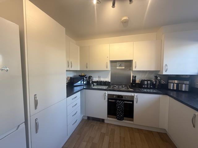 Kitchen 2.jpg