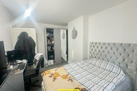 undefined, Waller Avenue Luton LU4 9RR