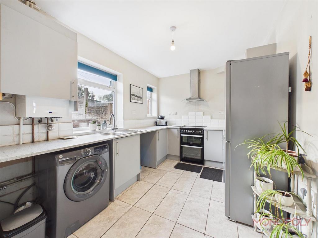 CAM04439 G0-PR0253-STILL006.jpg