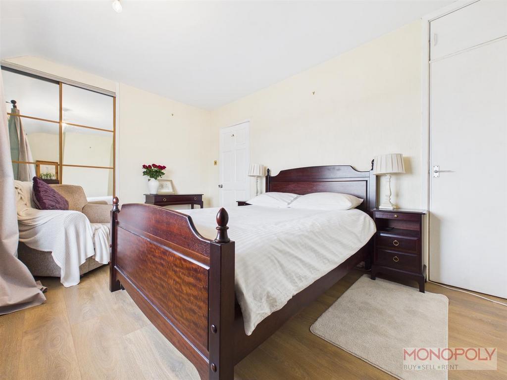 CAM04439 G0-PR0253-STILL013.jpg