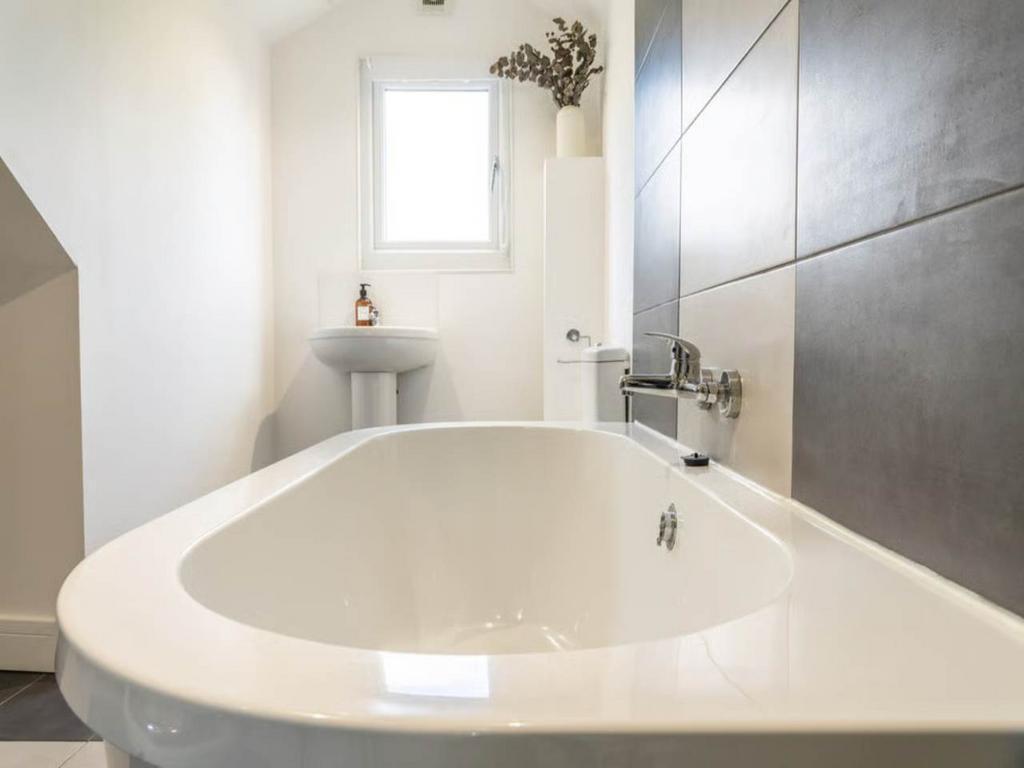 Bathroom (2)