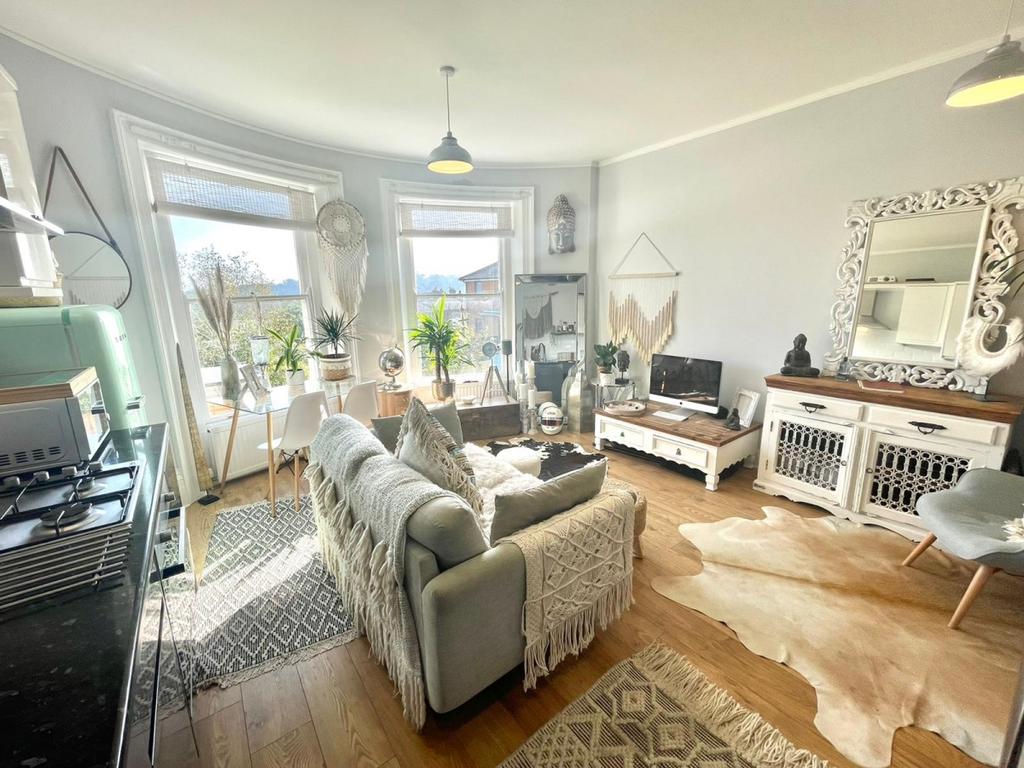 5d9cf547-b2f7-471...