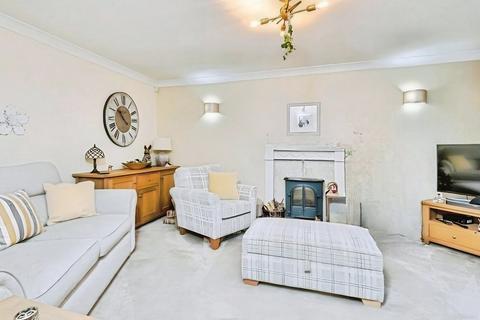 3 bedroom detached house for sale, Edge Lane, West Yorkshire WF12