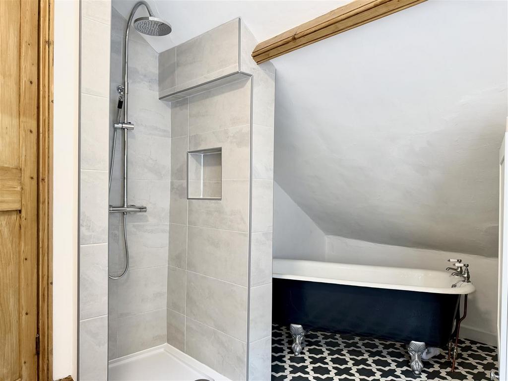 First Floor Flat Bathroom