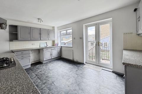 3 bedroom semi-detached house for sale, Clarence Street, Cleckheaton, BD19