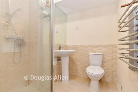 1 bedroom flat for sale, Ilford Hill, Ilford, Essex