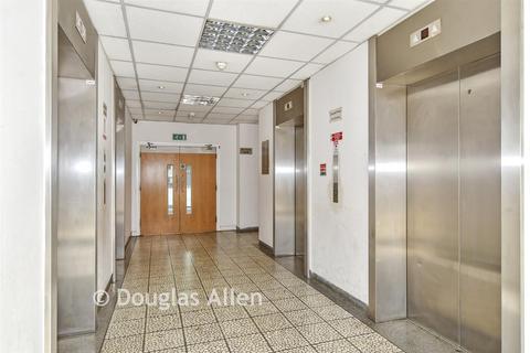1 bedroom flat for sale, Icon Building, Ilford IG1