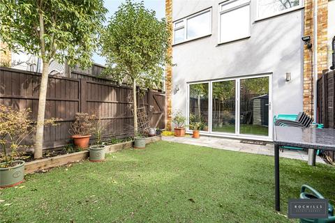 4 bedroom end of terrace house for sale, Thames Street, Walton-on-Thames, Surrey, KT12