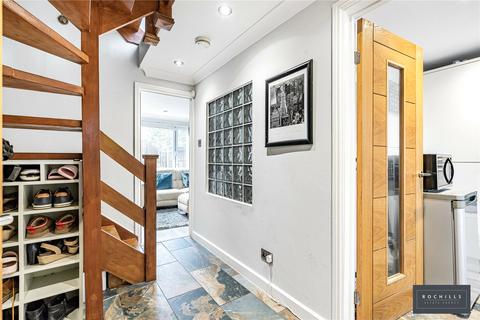 4 bedroom end of terrace house for sale, Thames Street, Walton-on-Thames, Surrey, KT12