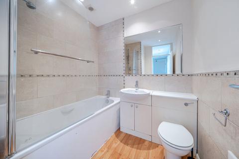 2 bedroom maisonette for sale, Arlington Lodge, Monument Hill, Weybridge, KT13