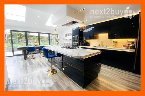 5 bedroom detached house for sale, Segedum Crescent, St Peters Park, Wallsend