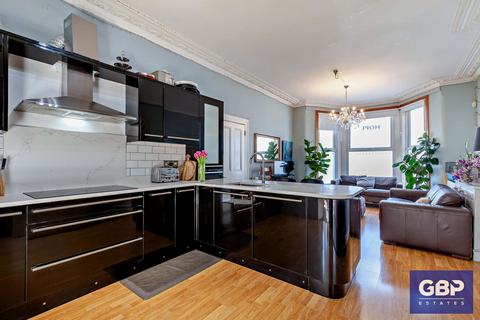 5 bedroom terraced house for sale, Broomhill Road, Ilford, IG3