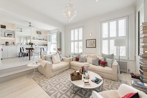 3 bedroom flat for sale, Sydney Mews, London SW3