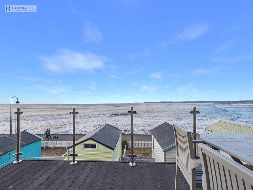 CAM01113 G0-PR0222-STILL011.jpg