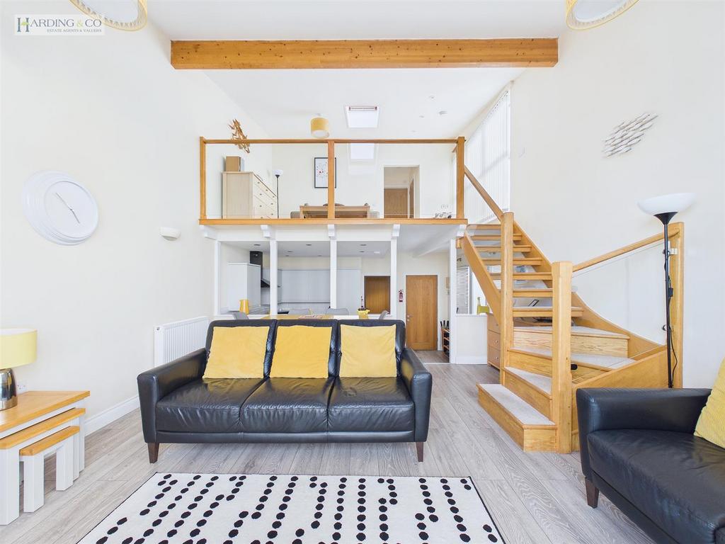 CAM01113 G0-PR0222-STILL008.jpg