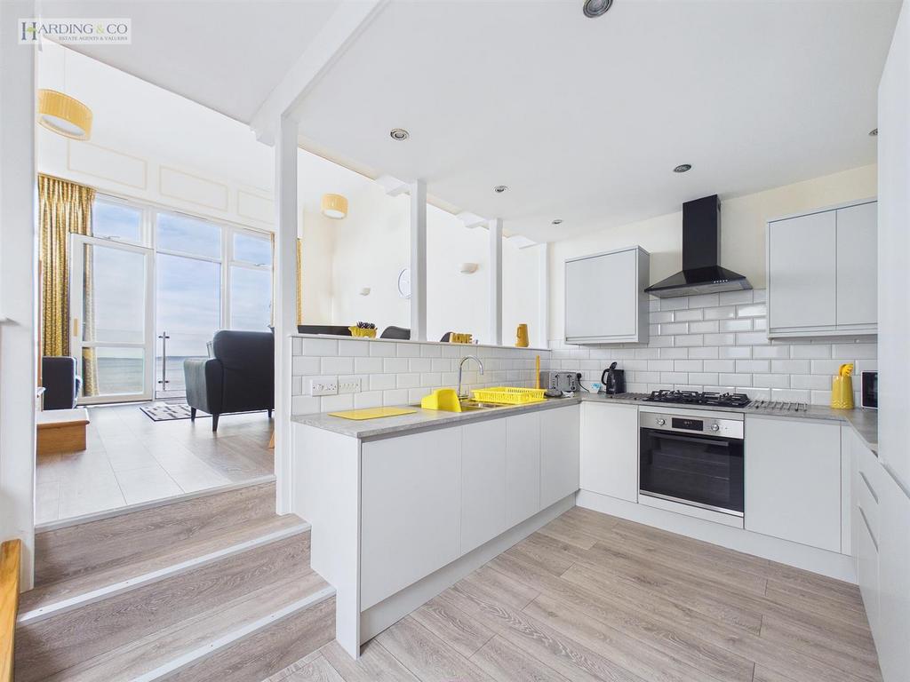 CAM01113 G0-PR0222-STILL001.jpg