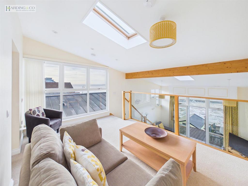 CAM01113 G0-PR0222-STILL016.jpg