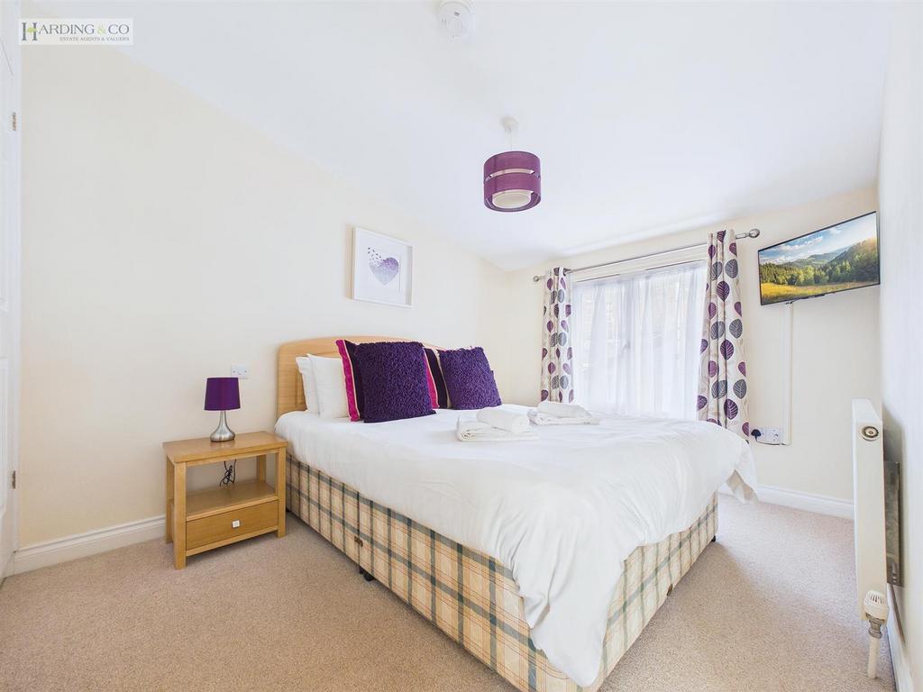 CAM01113 G0-PR0222-STILL018.jpg