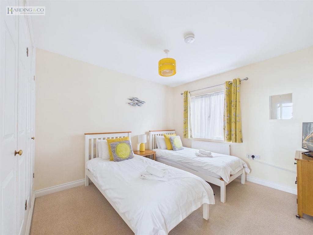 CAM01113 G0-PR0222-STILL003.jpg