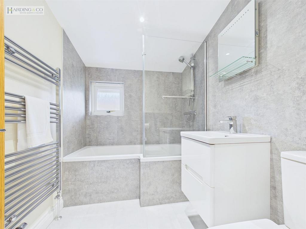 CAM01113 G0-PR0222-STILL020.jpg