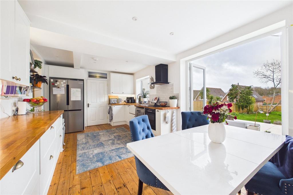 Kitchen/Dining
