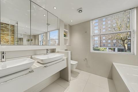 4 bedroom end of terrace house to rent, St. Johns Wood Park London NW8