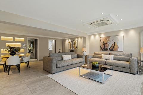 4 bedroom end of terrace house to rent, St. Johns Wood Park London NW8