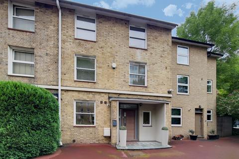 4 bedroom end of terrace house to rent, St. Johns Wood Park London NW8
