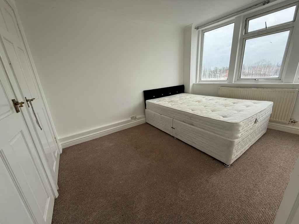 2 Bedroom Flat to Rent – 3 Mins Walk to Hounslo