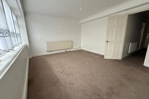 2 bedroom flat to rent, Hounslow, TW4