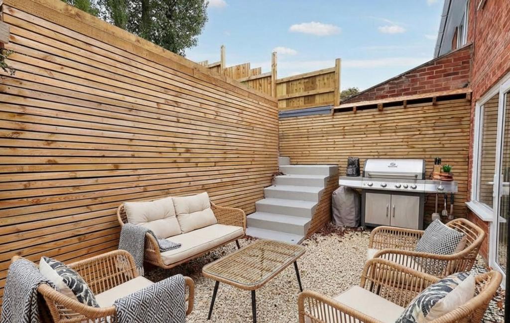 Garden (Virtually Furnished)