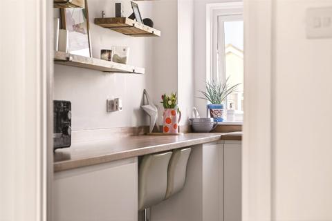 2 bedroom flat for sale, Chanctonbury Road, Rustington, Littlehampton, West Sussex, BN16