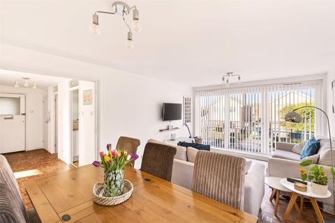 2 bedroom flat for sale, Chanctonbury Road, Rustington, Littlehampton, West Sussex, BN16