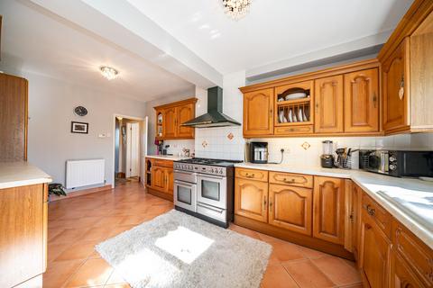 undefined, Dunstable Road, Caddington, LU1