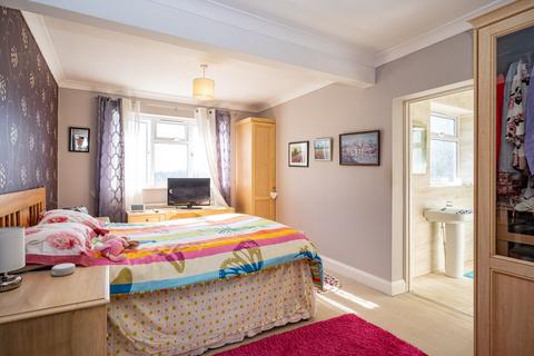 undefined, Dunstable Road, Caddington, LU1