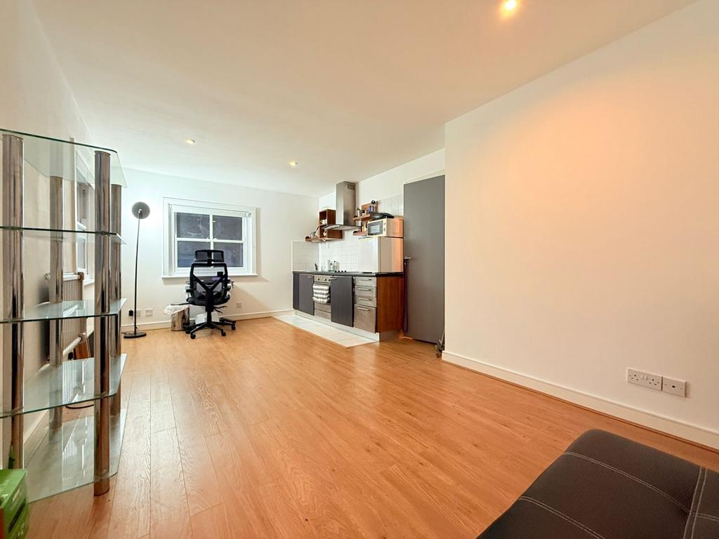 Whats App Image 2025-12-16 at 16.55.39 (3)