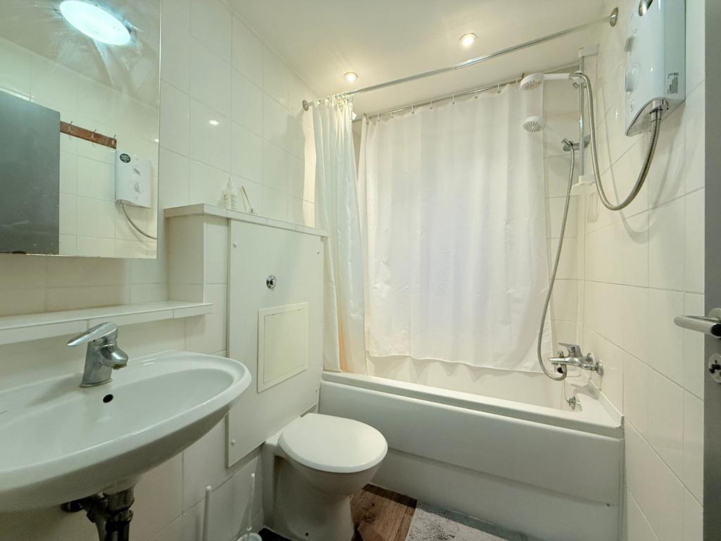 Whats App Image 2025-12-16 at 16.55.40 (1)