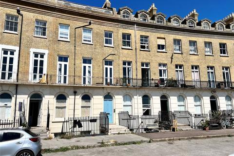 1 bedroom flat for sale, The Crescent, 47 Sea Front, Hayling Island, Hampshire, PO11