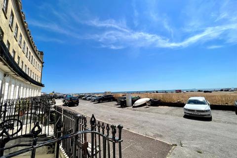 1 bedroom flat for sale, The Crescent, 47 Sea Front, Hayling Island, Hampshire, PO11